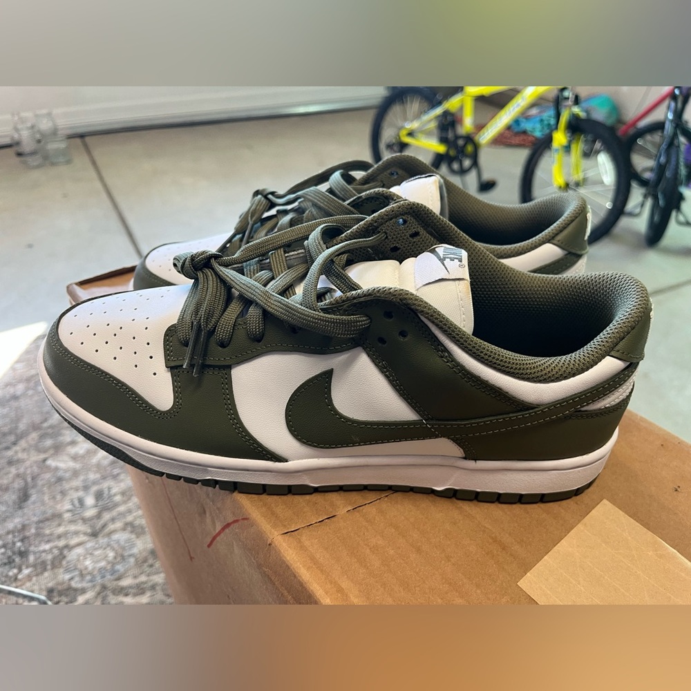 Nike Dunk Low Medium Olive Womens 11.5